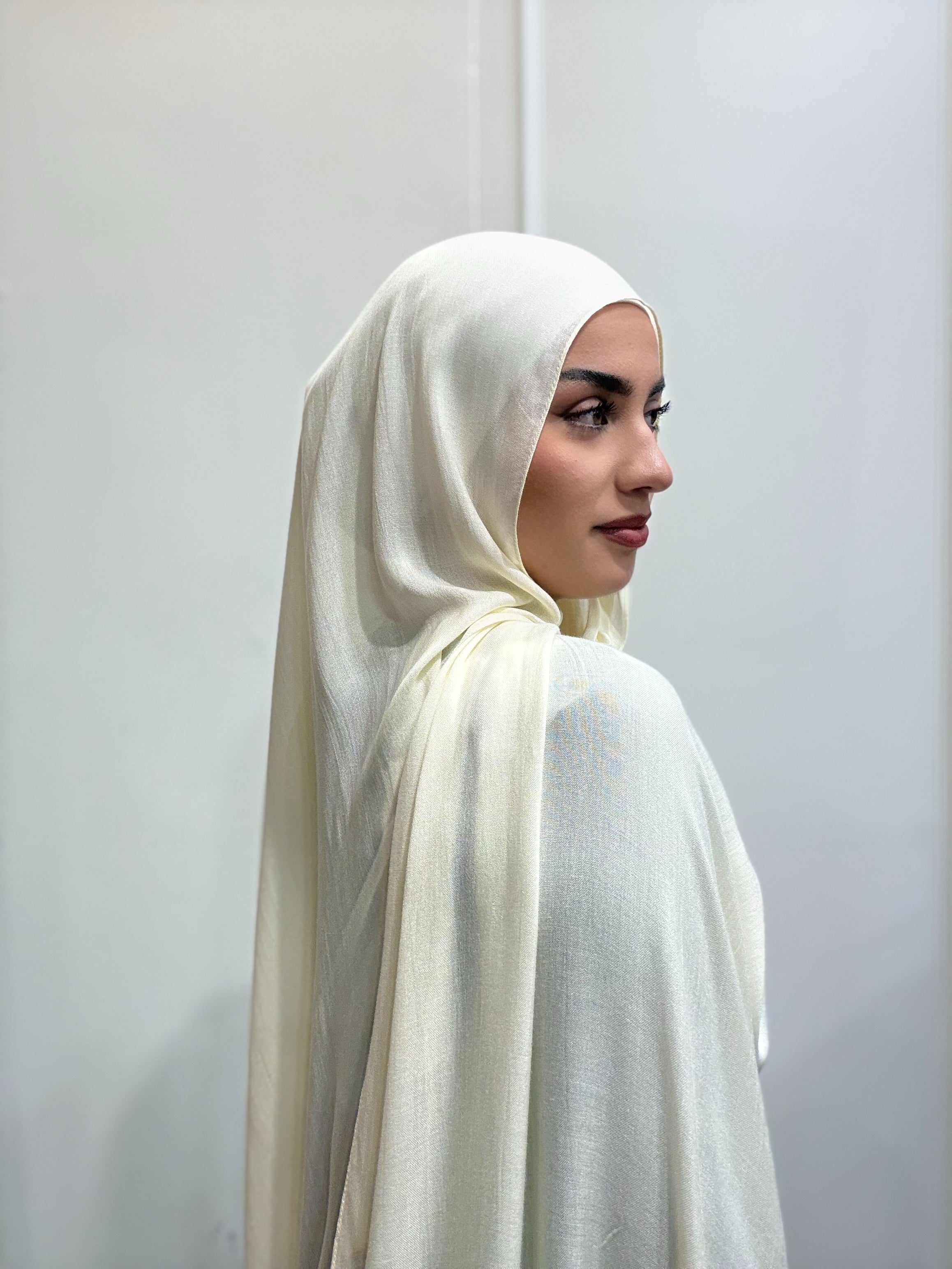BUTTER LACE MODAL