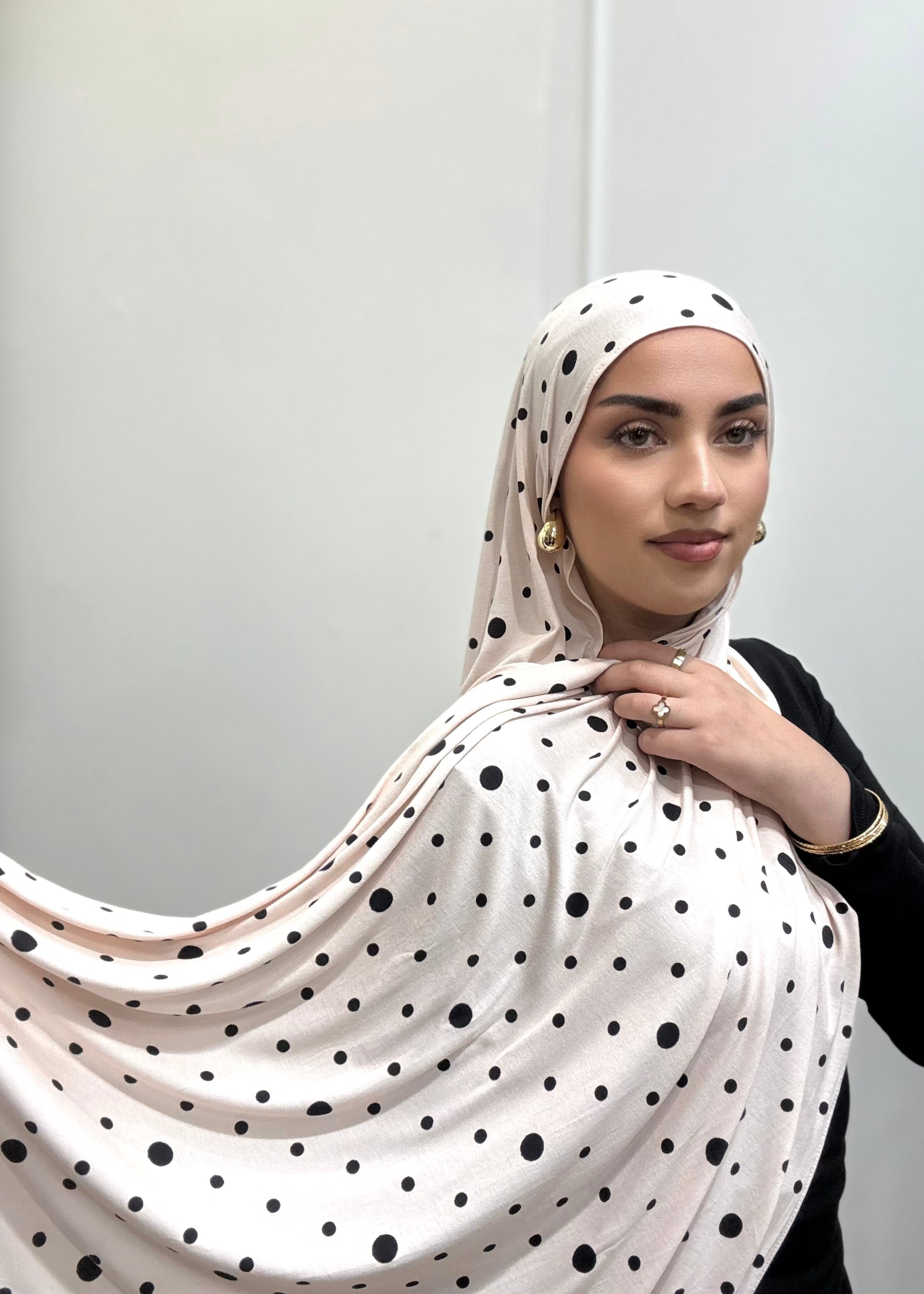 BUTTERCREAM POLKA DOT JERSEY HIJAB
