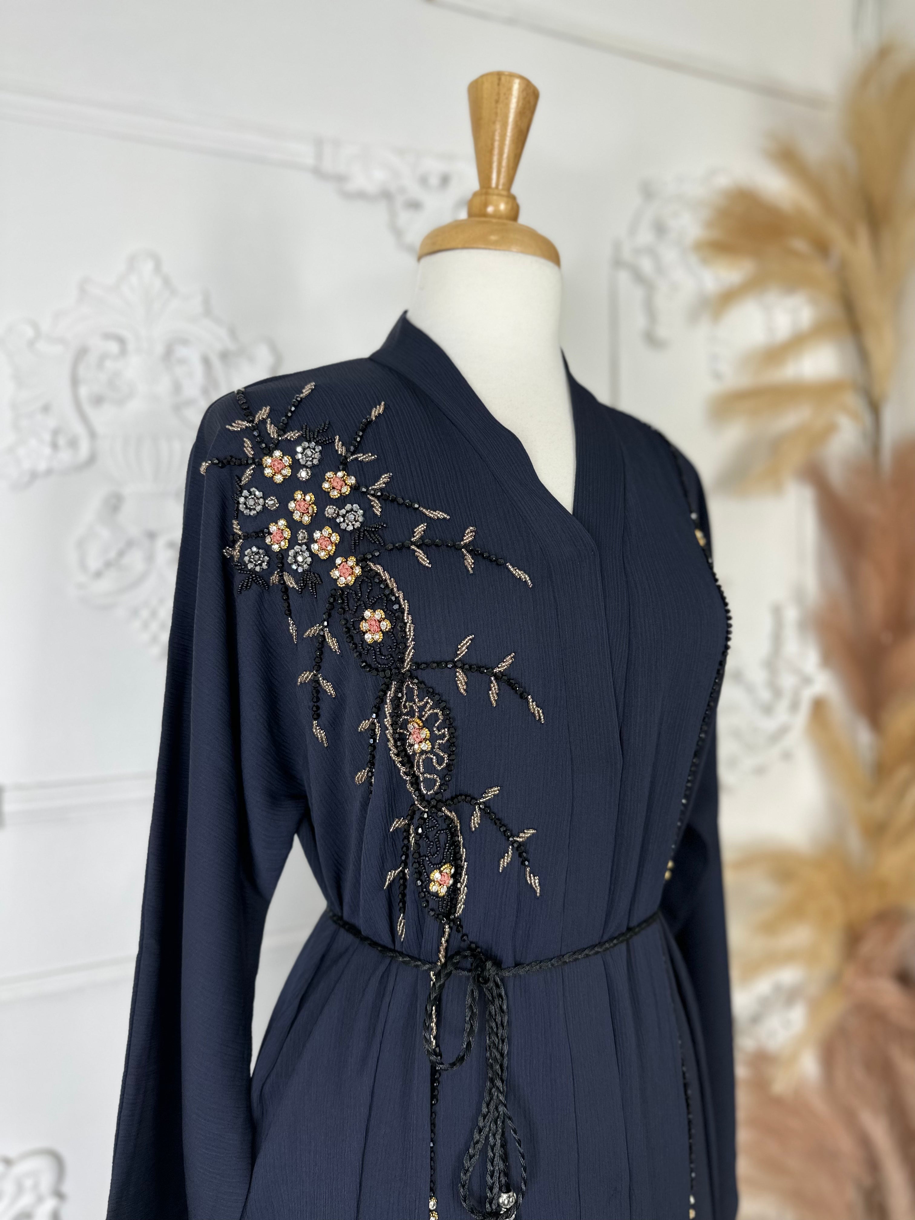 Muna Abaya