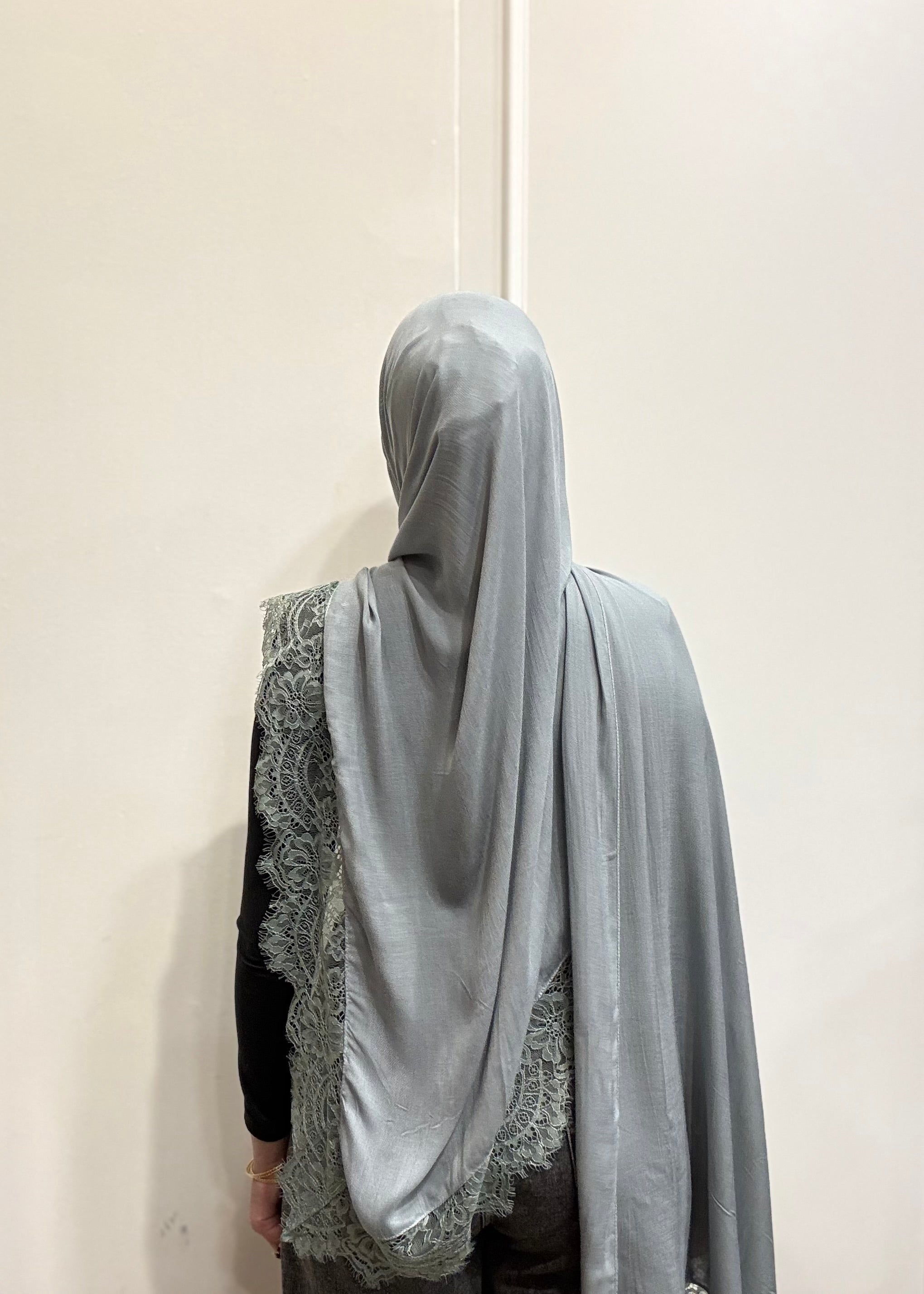 FOG LACE MODAL