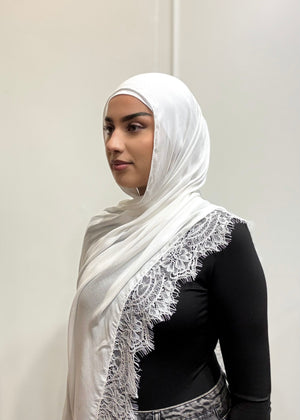 WHITE LACE MODAL