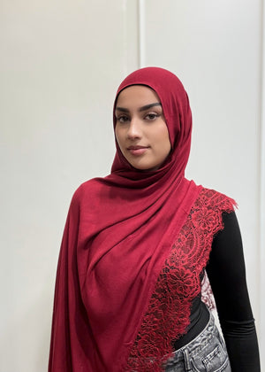 RED LACE MODAL