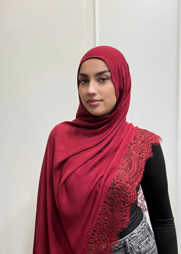 RED LACE MODAL