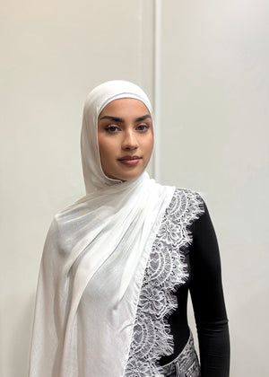 WHITE LACE MODAL