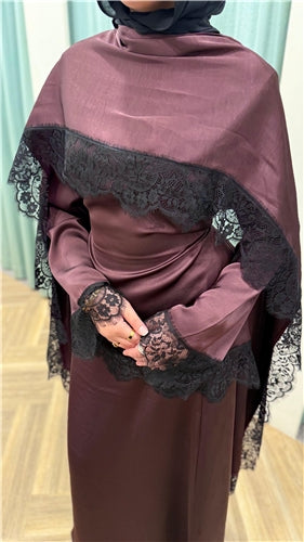 AMIRA LACE SET