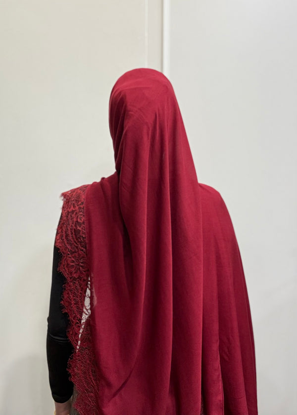 RED LACE MODAL