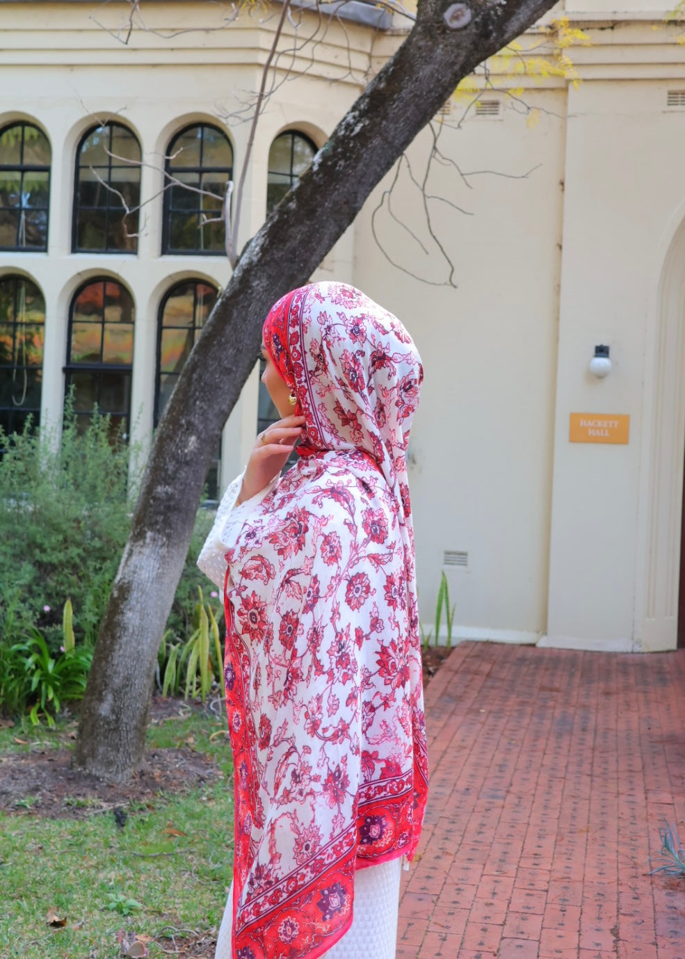 SCARLET PASHMINA MODAL