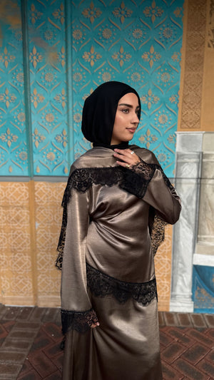 AMIRA LACE SET