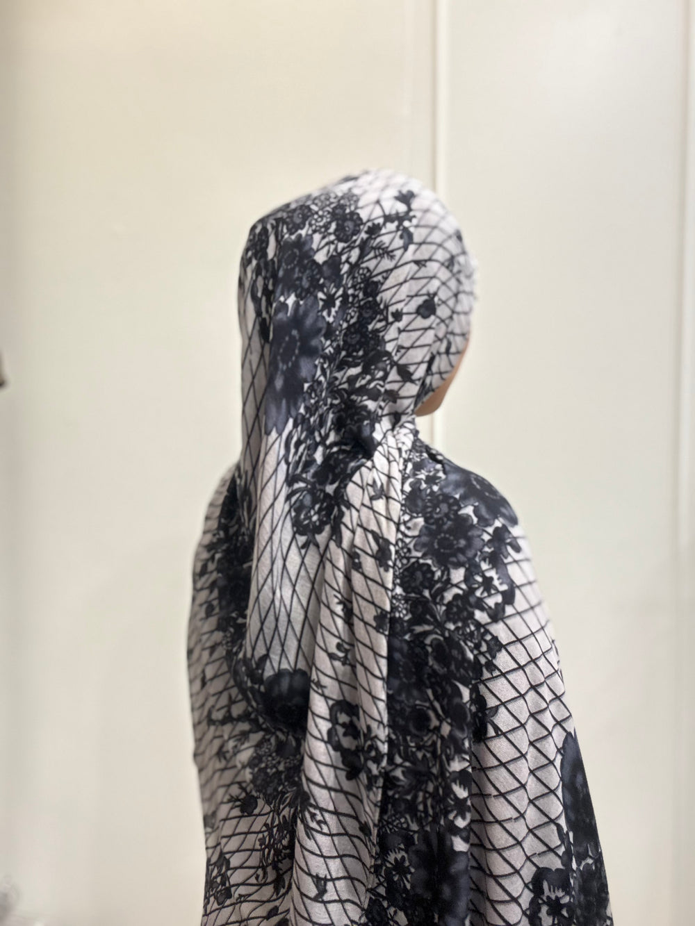 GREY LACE PRINT MODAL