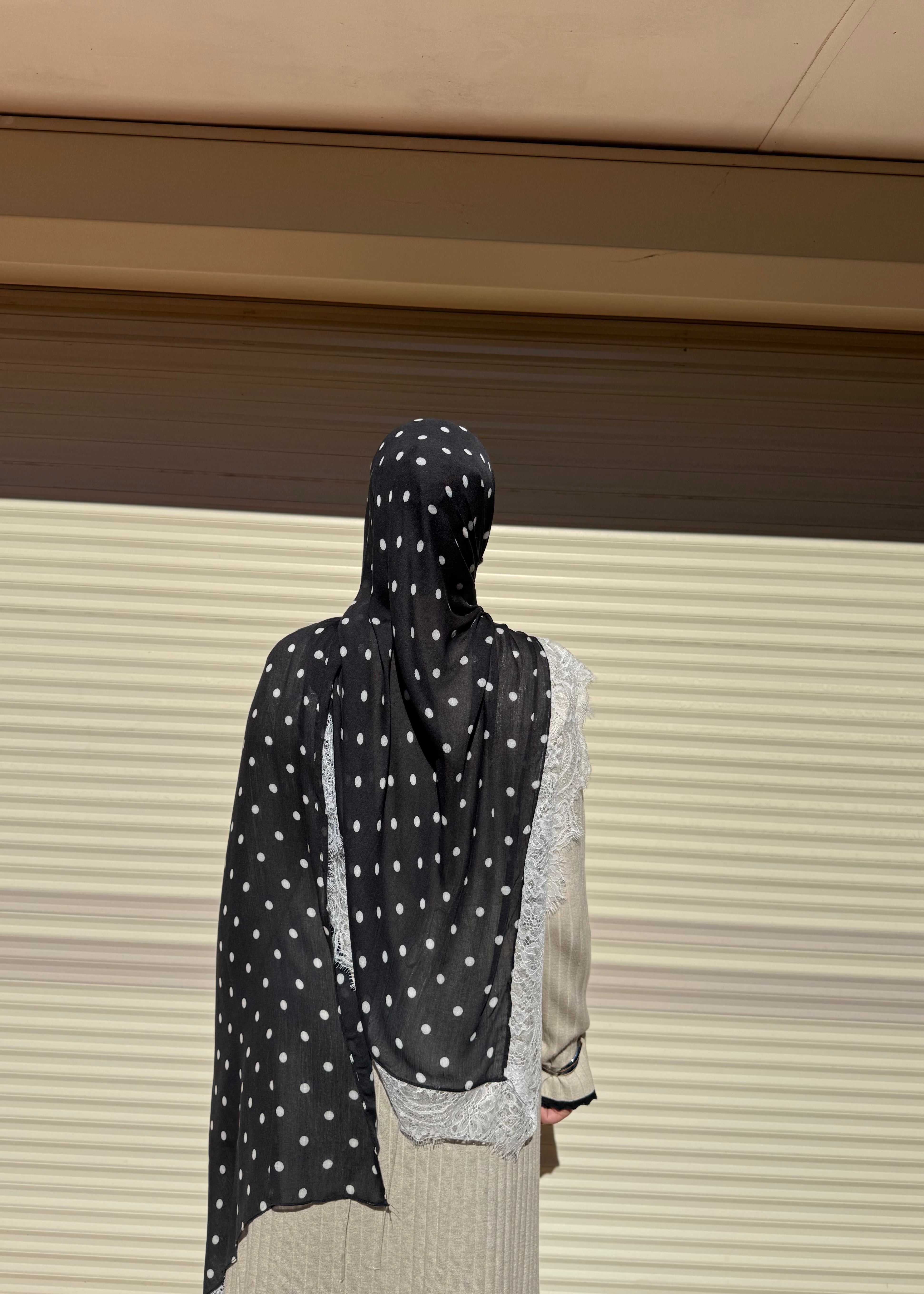 BLACK / W POLKA DOT MODAL