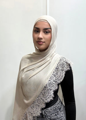 BEIGE LACE MODAL