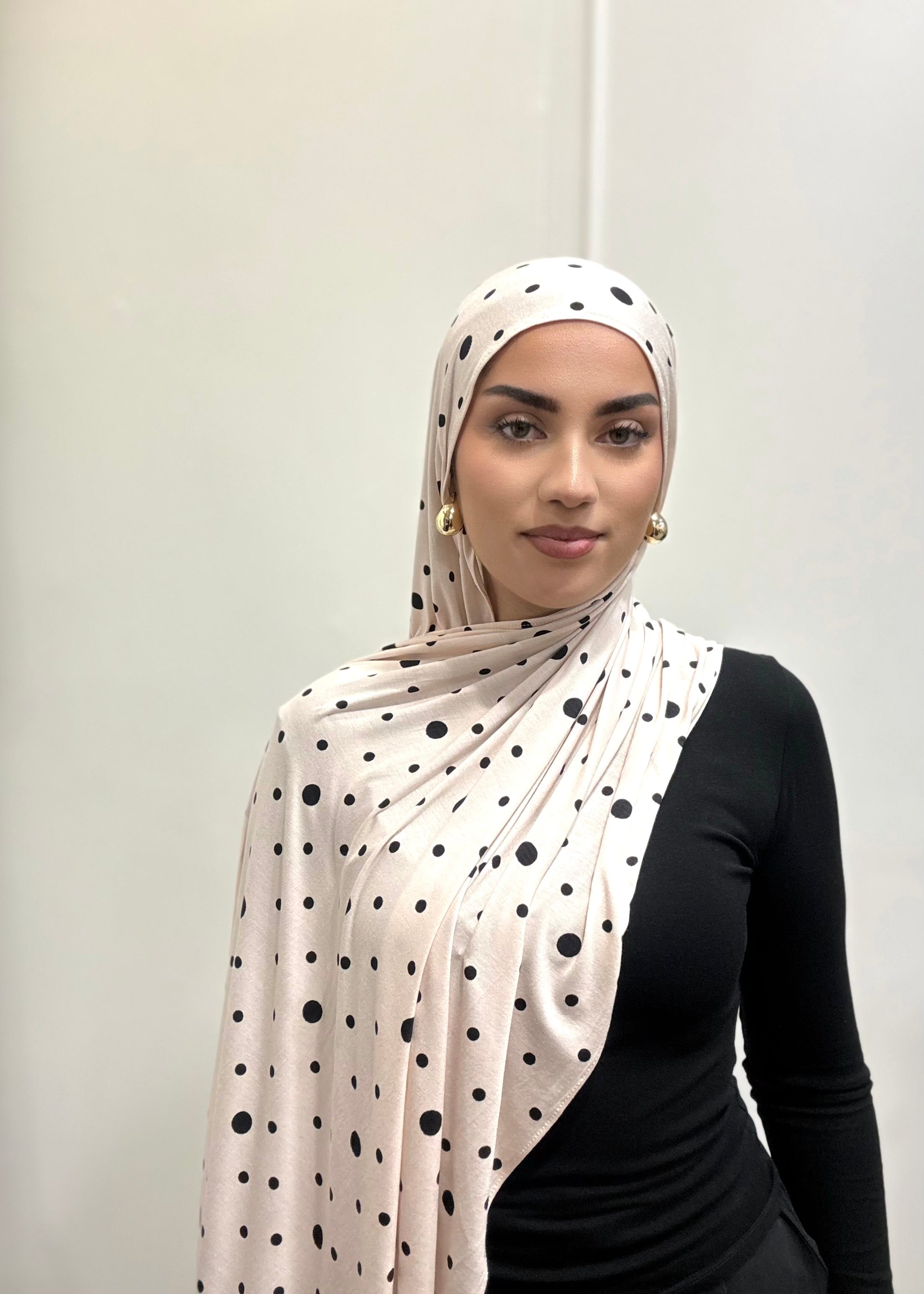 BUTTERCREAM POLKA DOT JERSEY HIJAB