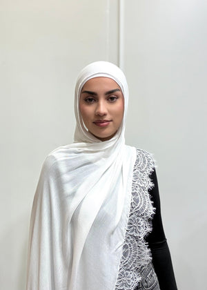 WHITE LACE MODAL