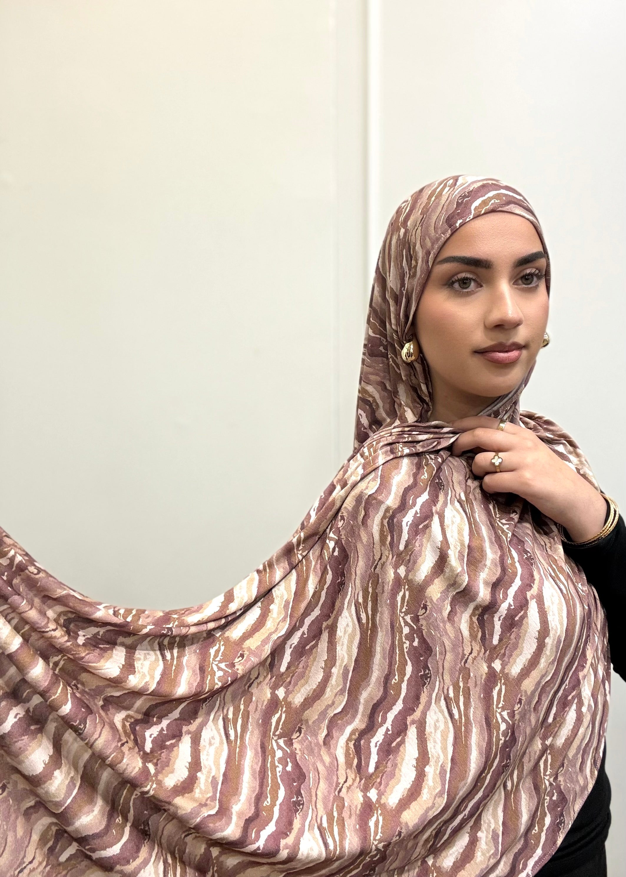 MOCHA STRIPE JERSEY HIJAB