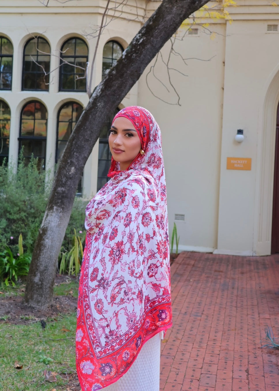 SCARLET PASHMINA MODAL