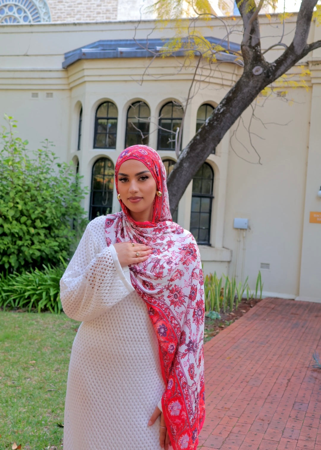 SCARLET PASHMINA MODAL