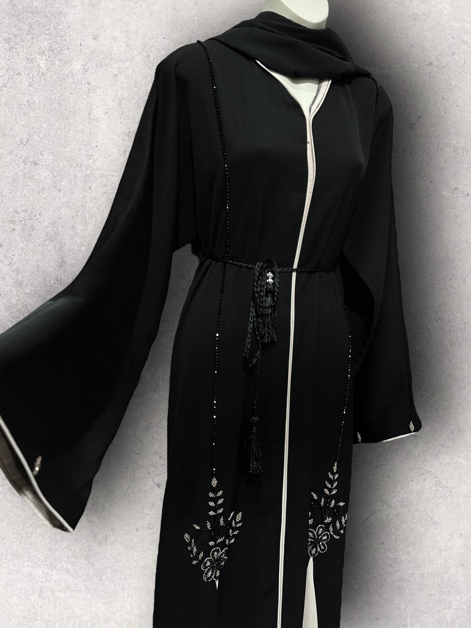 HANIN CLOSED ABAYA
