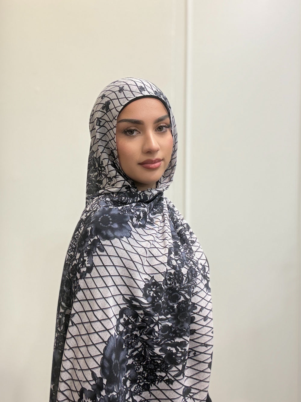 GREY LACE PRINT MODAL