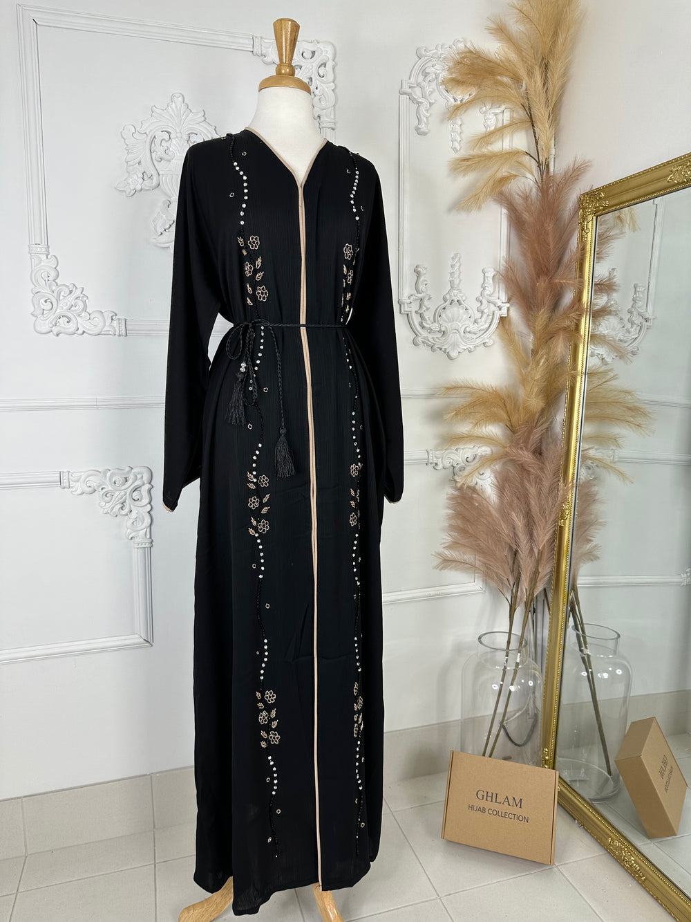 LILA ABAYA